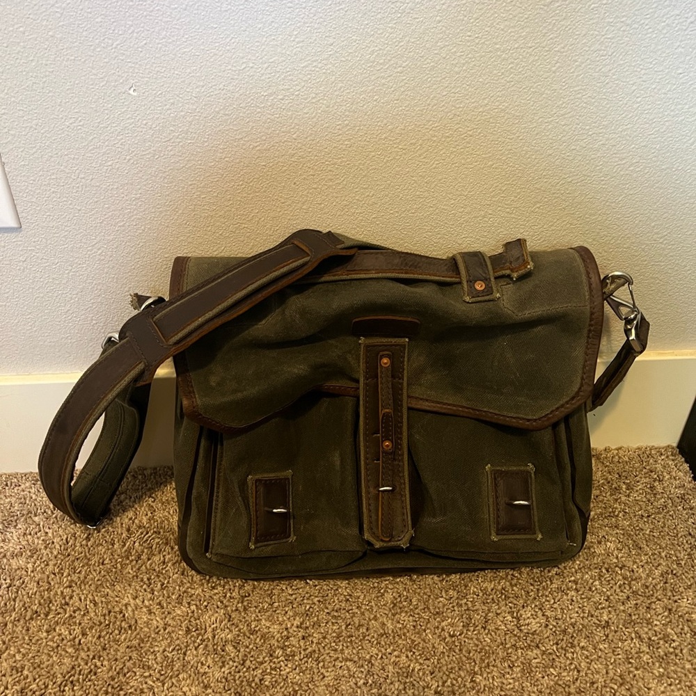 Saddleback Leather Front Pocket Weatherproof Canvas Messenger Bag